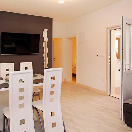 Apartments Toni ボル エクステリア 写真
